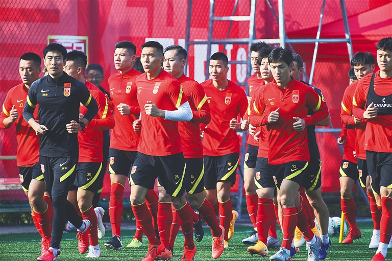 孔帕尼：我不想看到“孔帕尼足球”，我想看到拜仁的风格（孔帕尼：不追求“孔帕尼足球”，只想踢出拜仁风格）