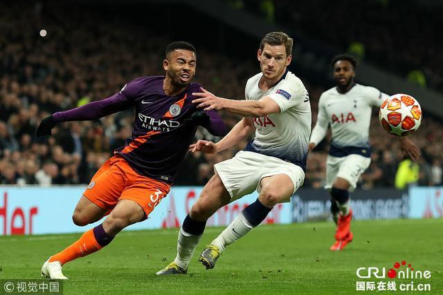 梦回巅峰！克莱上半场一分未得，下半场投进6记三分轰23分（克莱半场挂零，下半场飙进6记三分独砍23分）