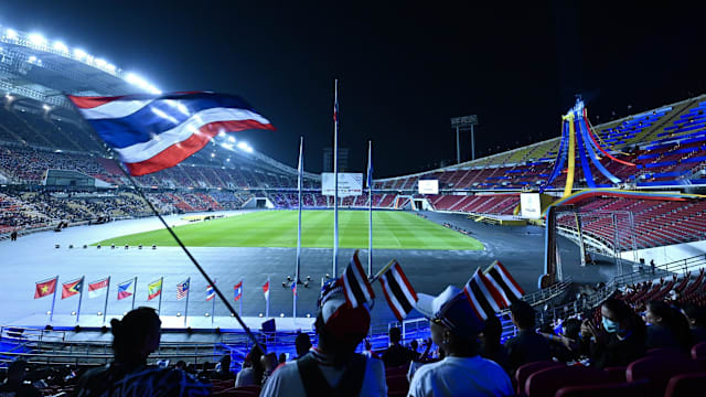 拉拉维亚晒照庆祝客场之旅结束（拉拉维亚晒照庆祝客场征程收官）