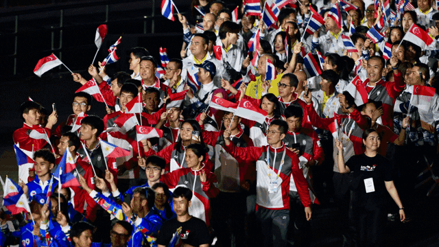 跟队：孙兴慜将留在韩国，以便于完成加盟洛杉矶的转会（随队记者：孙兴慜将留在韩国，以推进加盟洛杉矶的转会手续）