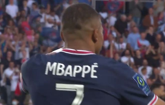 欧冠积分榜：阿森纳继续全胜领跑，拜仁3分之差位列第二（欧冠积分形势：阿森纳保持全胜领跑，拜仁落后3分暂居次席）