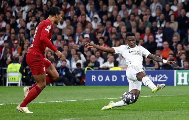 欧冠球员表现评析：C罗连续进球,（欧冠球员表现点评：C罗连场建功）