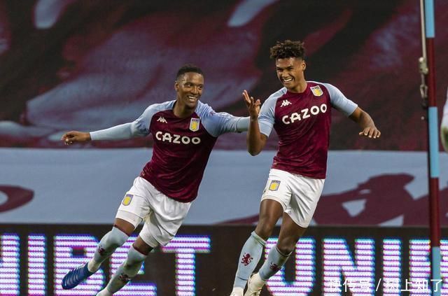 里德谈拜仁兴趣：队友会拿这事开玩笑，这不会分散我的注意力（里德回应拜仁传闻：队友常拿来开玩笑，但不影响我的专注）